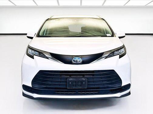 2021 Toyota Sienna LE