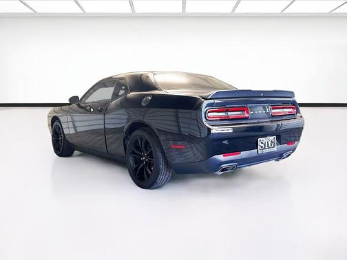 Pitch Black Clearcoat 2018 Dodge Challenger SXT