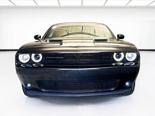 Pitch Black Clearcoat 2018 Dodge Challenger SXT