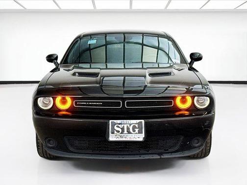 Pitch Black Clearcoat 2019 Dodge Challenger SXT