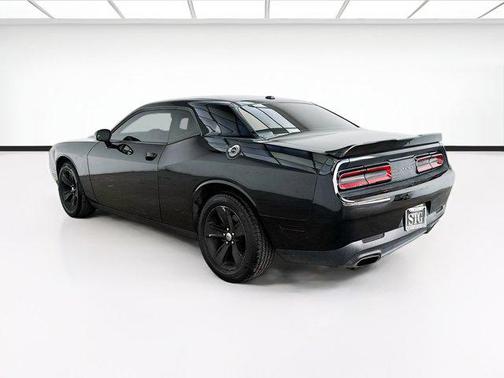 Pitch Black Clearcoat 2019 Dodge Challenger SXT