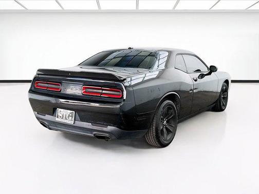 Pitch Black Clearcoat 2019 Dodge Challenger SXT