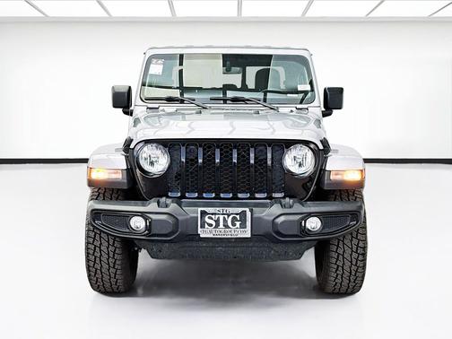Billet Silver Metallic Clearcoat 2021 Jeep Gladiator Willys 4x4