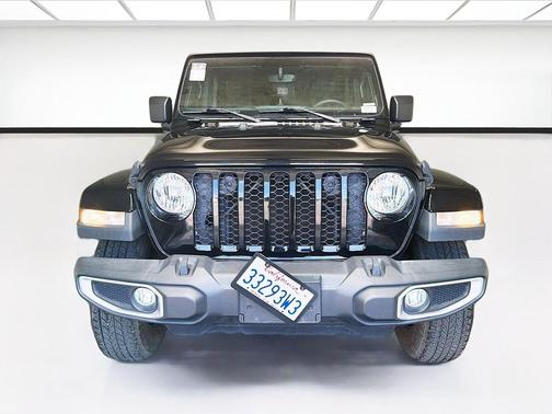 Black Clearcoat 2023 Jeep Gladiator Sport S