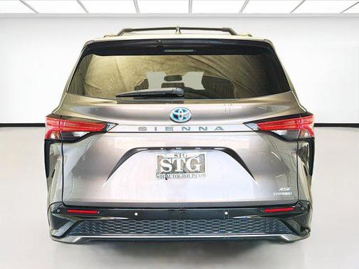 2021 Toyota Sienna XSE 7 Passenger