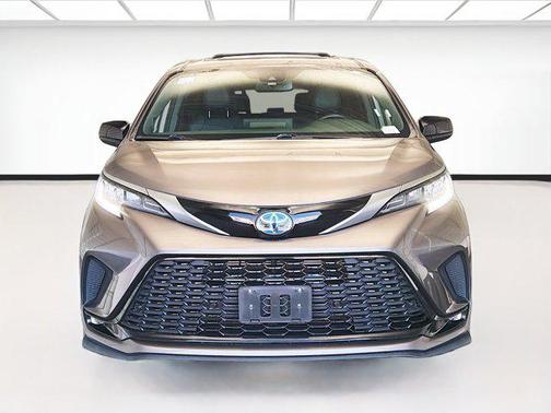 2021 Toyota Sienna XSE 7 Passenger