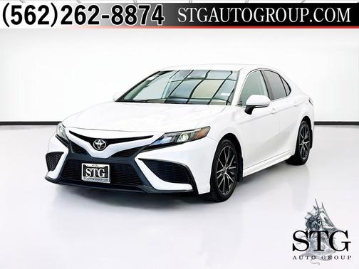 White 2022 Toyota Camry SE