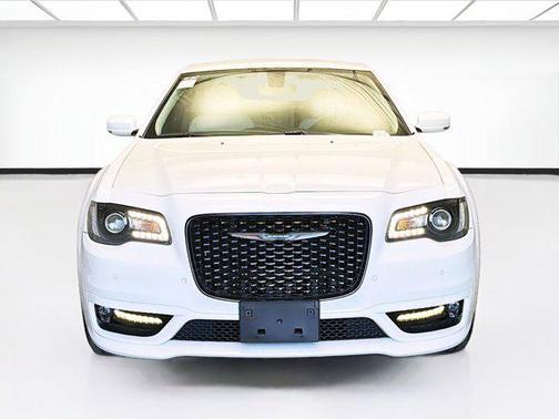 2023 Chrysler 300 Touring