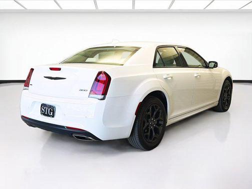 2023 Chrysler 300 Touring