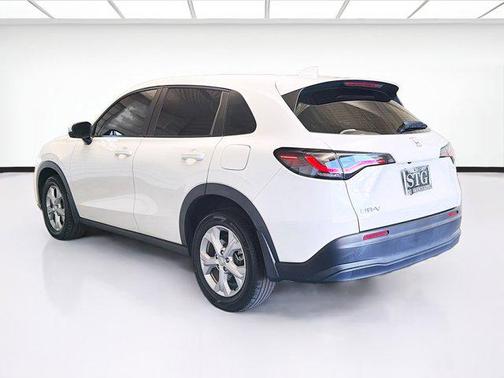 Platinum White Pearl 2023 Honda HR-V LX