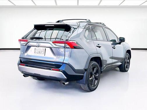 2021 Toyota RAV4 Hybrid SE