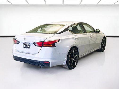 2023 Nissan Altima SR FWD