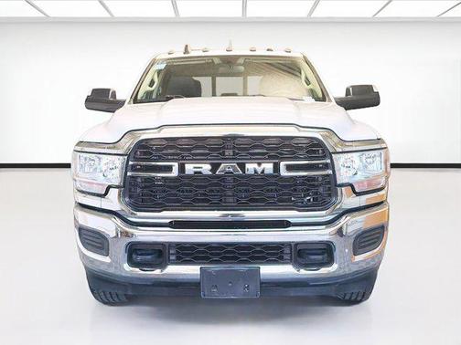 2020 RAM 2500 Tradesman Crew Cab 4x4 6'4' Box