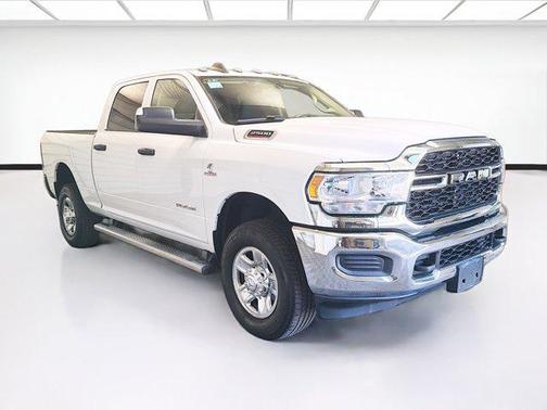 2020 RAM 2500 Tradesman Crew Cab 4x4 6'4' Box