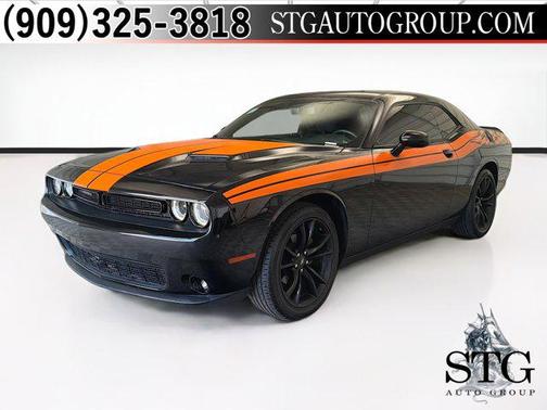 Pitch Black Clearcoat 2018 Dodge Challenger SXT