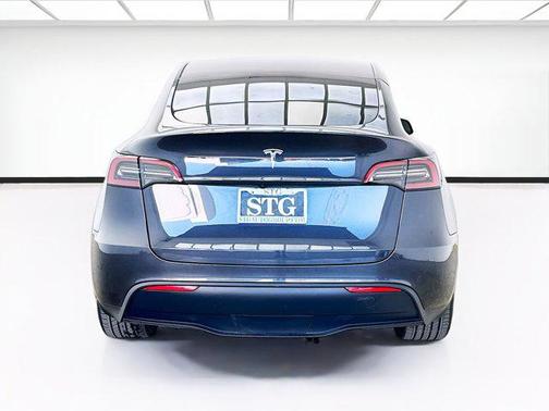 2025 Tesla Model Y Long Range Dual Motor Rear-Wheel Drive