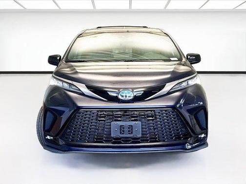 2022 Toyota Sienna XSE 7 Passenger