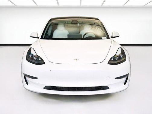 Pearl White Multi-Coat 2021 Tesla Model 3 Performance