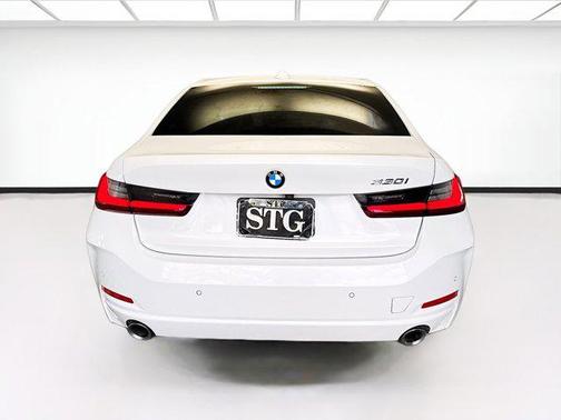 2023 BMW 330 330i