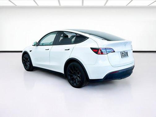2021 Tesla Model Y Standard Range Rear-Wheel Drive