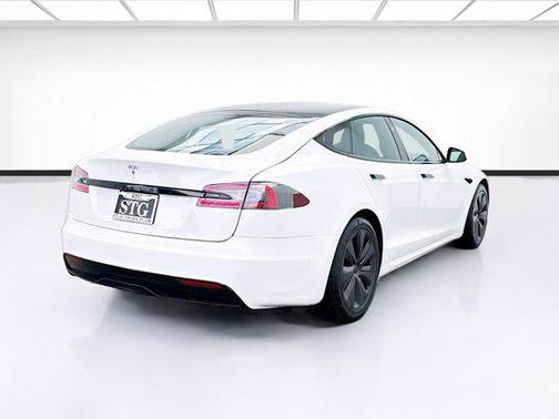 2022 Tesla Model S Base