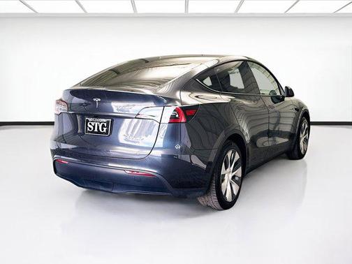 2024 Tesla Model Y Long Range Dual Motor All-Wheel Drive