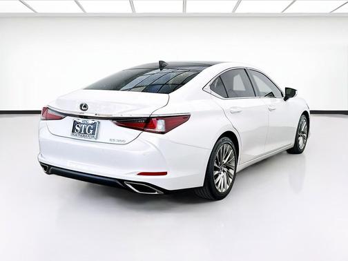 White Pearl 2019 Lexus ES 350 Luxury