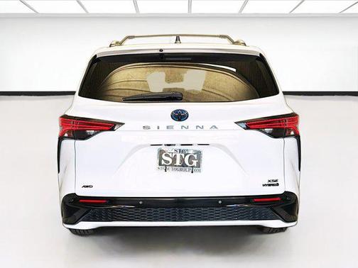 2024 Toyota Sienna LE