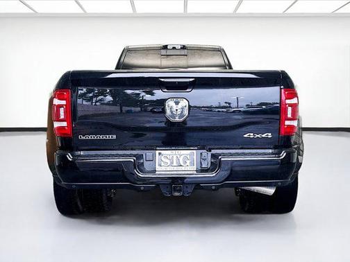 2024 RAM 3500 Laramie Crew Cab 4x4 8' Box