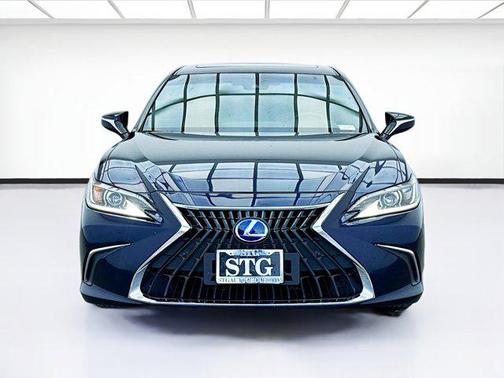 2021 Lexus ES 300h Base