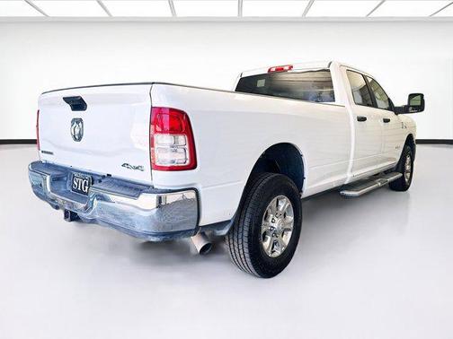 2024 RAM 3500 Big Horn Crew Cab 4x4 8' Box