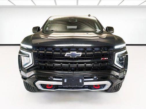 Black 2025 Chevrolet Suburban 4WD Z71
