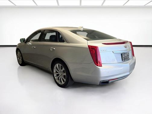 Radiant Silver Metallic 2017 Cadillac XTS Luxury