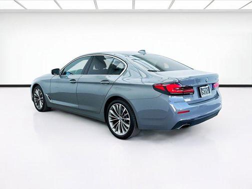 2021 BMW 530 530i