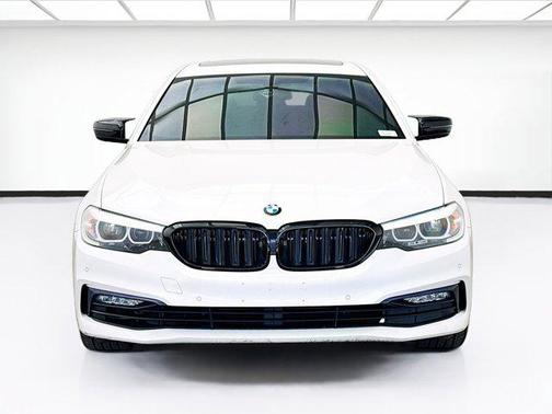 Mineral White Metallic 2018 BMW 530e iPerformance