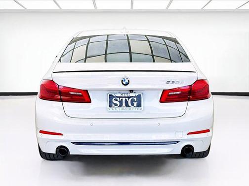 Mineral White Metallic 2018 BMW 530e iPerformance