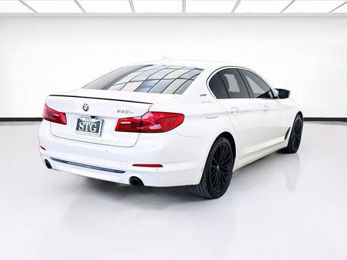 Mineral White Metallic 2018 BMW 530e iPerformance