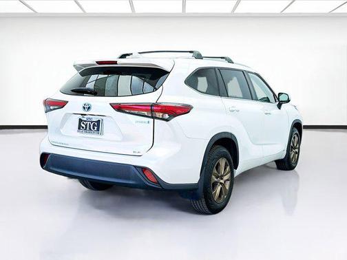 2023 Toyota Highlander Hybrid XLE