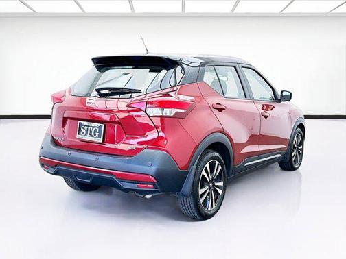 2020 Nissan Kicks SR