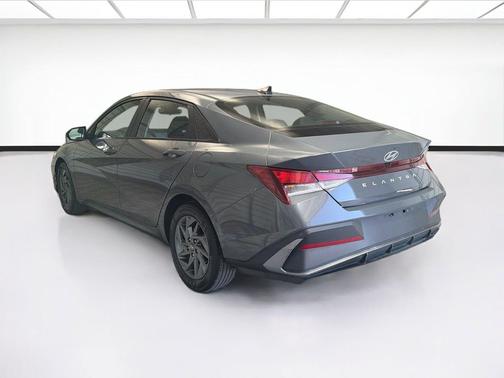 Ecotronic Gray 2024 Hyundai ELANTRA SEL