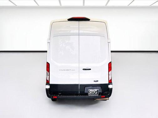 2022 Ford Transit-250 Base