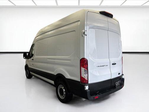 2022 Ford Transit-250 Base
