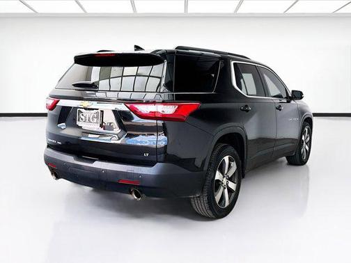 Mosaic Black Metallic 2019 Chevrolet Traverse LT Leather