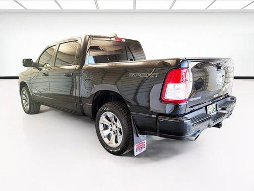 Diamond Black Crystal Pearlcoat 2022 RAM 1500 Big Horn/Lone Star
