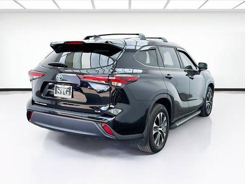 2024 Toyota Highlander Hybrid XLE