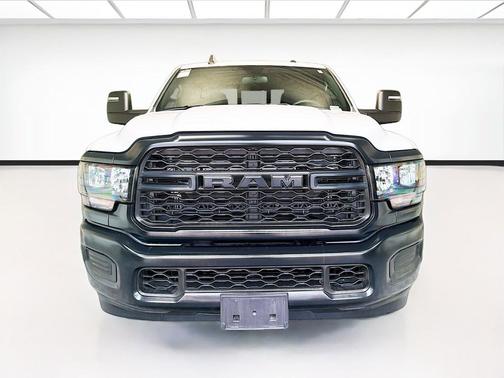 Bright White Clearcoat 2024 RAM 2500 Tradesman Crew Cab 4x4 6'4' Box
