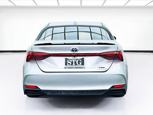 2019 Toyota Avalon Hybrid XSE