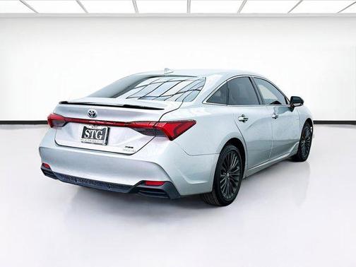 2019 Toyota Avalon Hybrid XSE