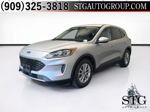 Ingot Silver Metallic 2020 Ford Escape SE