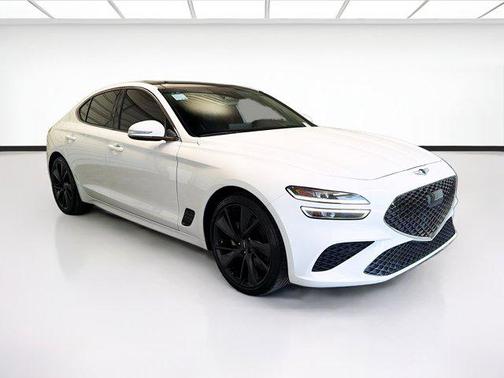 Uyuni White 2023 Genesis G70 2.0T RWD